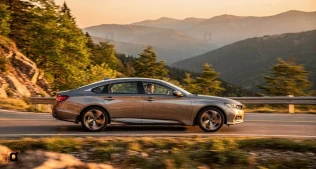 Honda Accord 10-cu Nəsil: Mühəndislik və Texniki Dərinlik Analizi