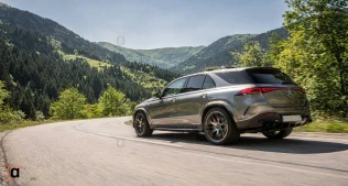 Mercedes-AMG GLE 53 Hybrid: 585 at gücü və 91 km elektriklə sürüş təcrübəsi